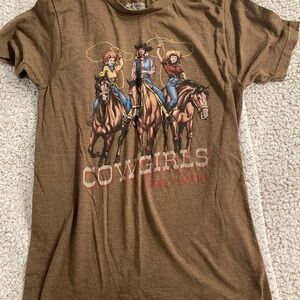 Cowgirls tee